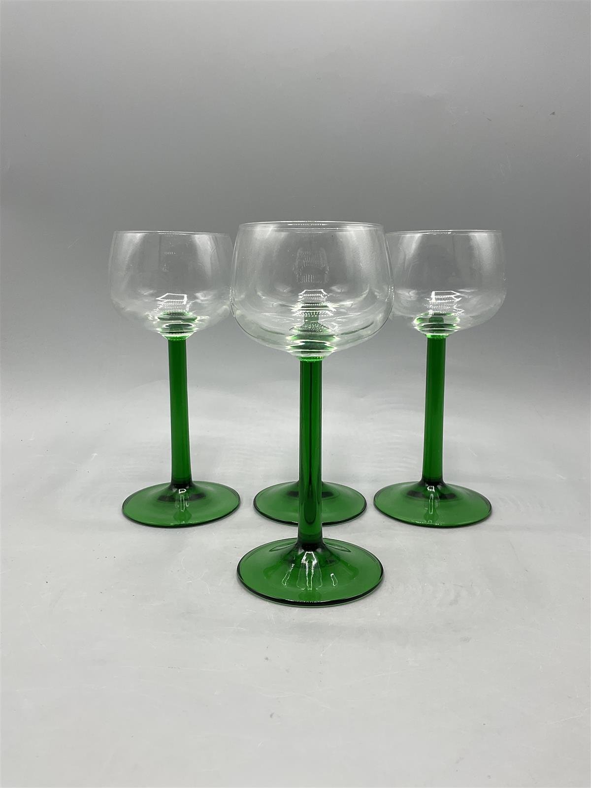 Luminarc viinilasit vihreällä jalalla 4kpl