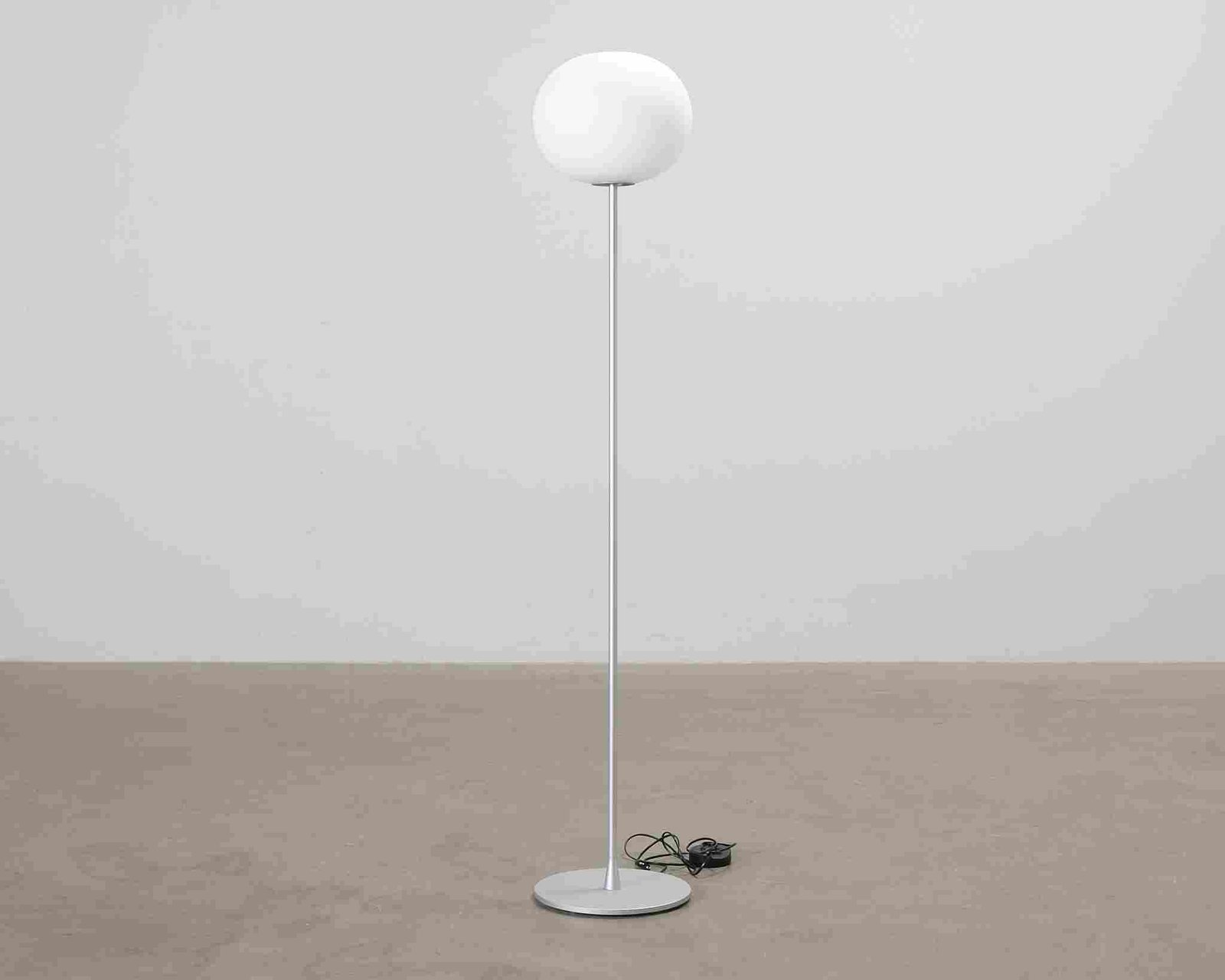 Flos Glo-Ball F2 lattiavalaisin