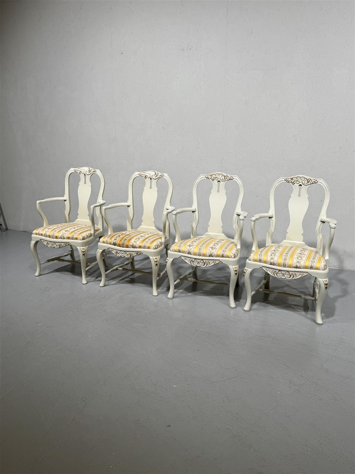 Talonpoikaisrokokoo nojatuolit valkoiset (4 kpl)