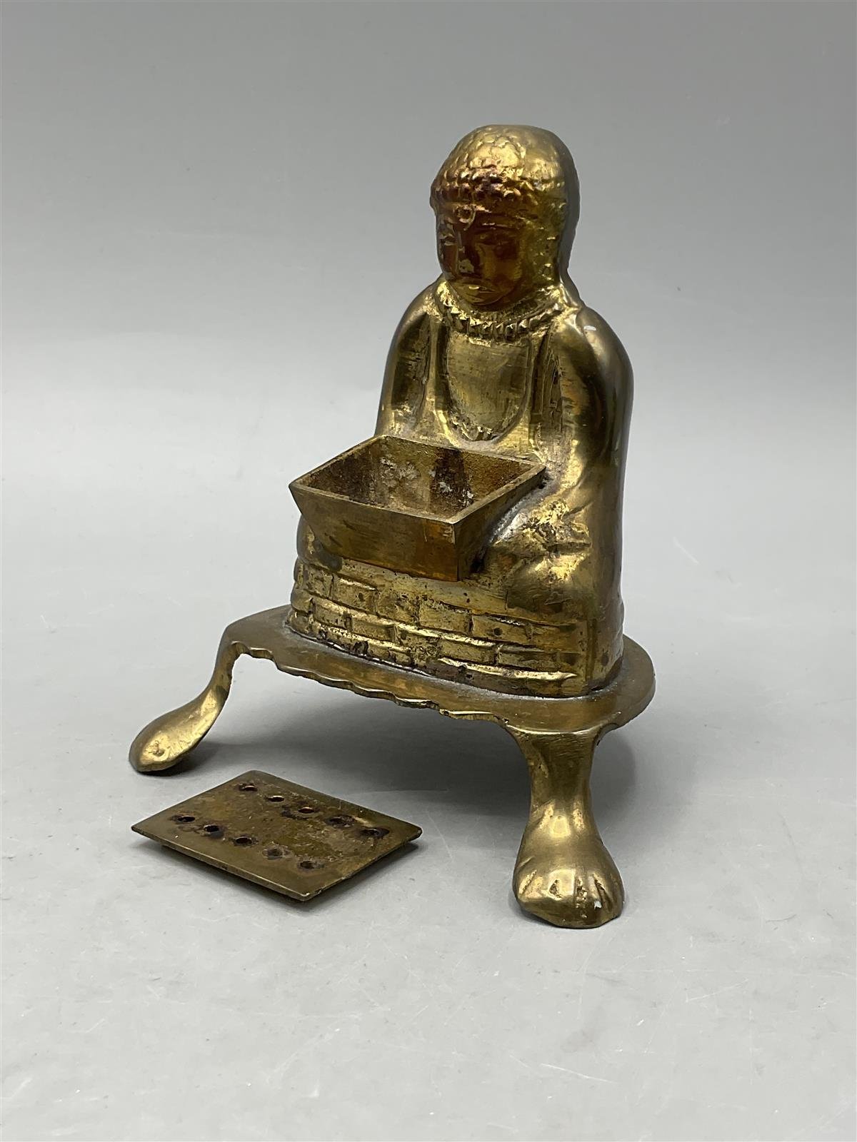 Vintage buddha-figuuri suitsukeastia messinki
