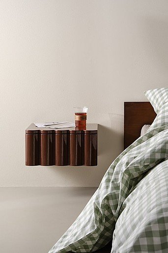 VALLMO seinäkiinnitteinen Yöpöytä