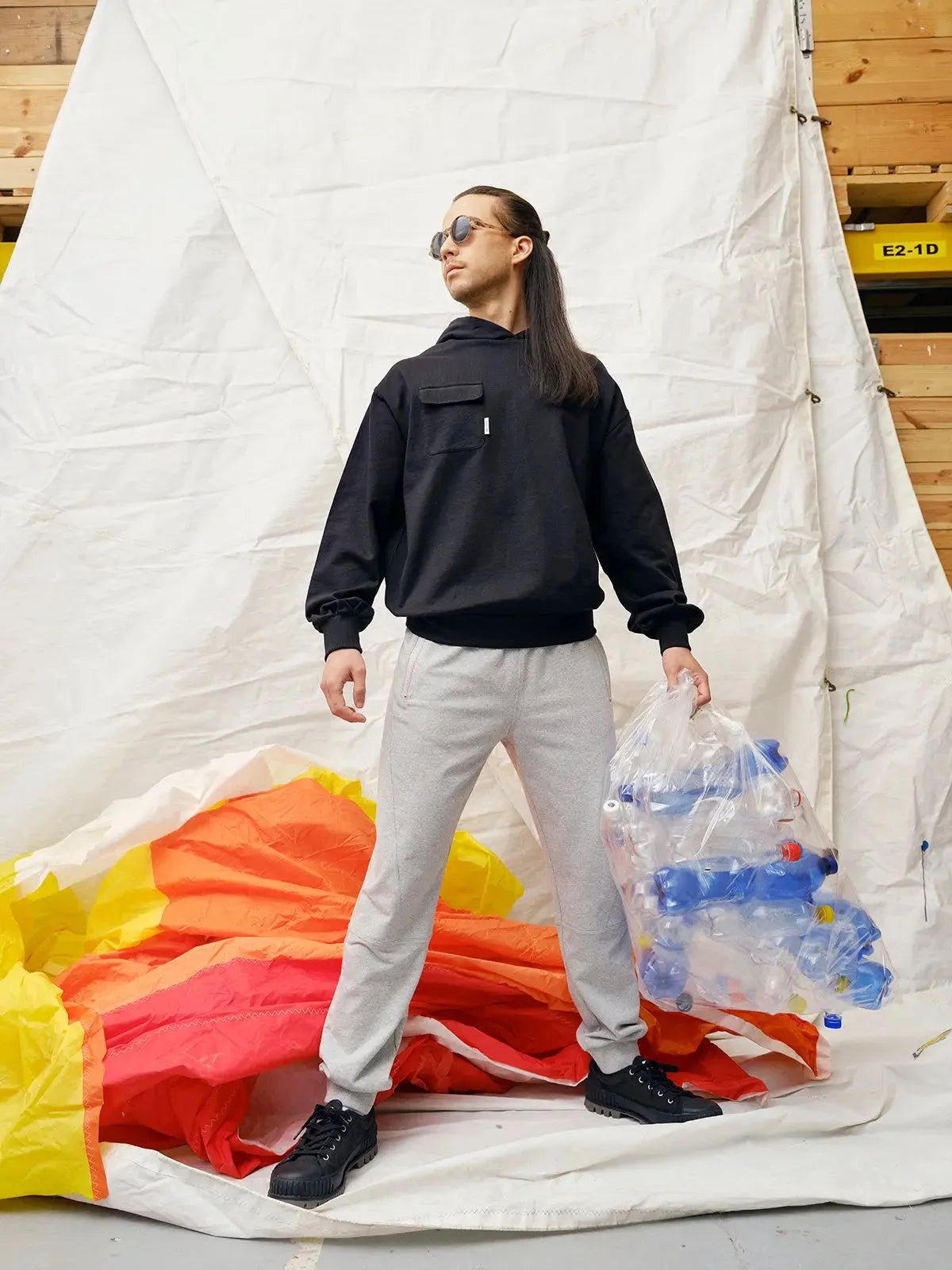 FUKSIITTI huppari, musta