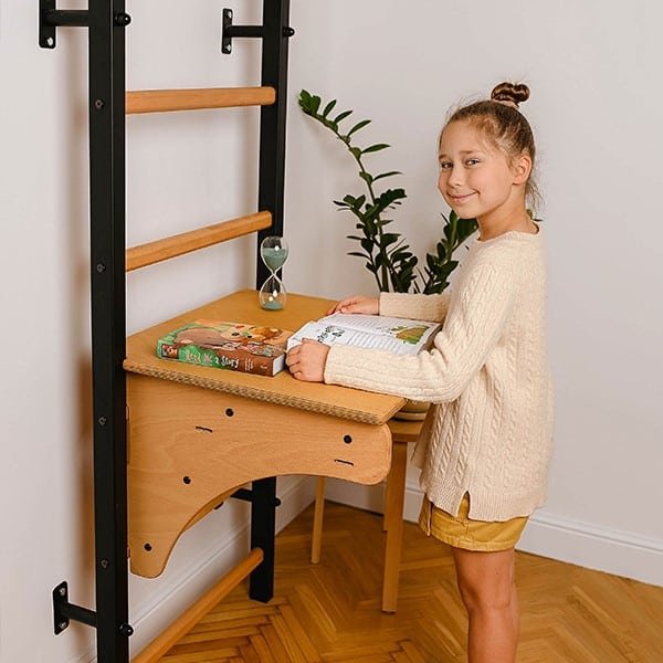 Työpöytä mustiin BenchK puolapuihin