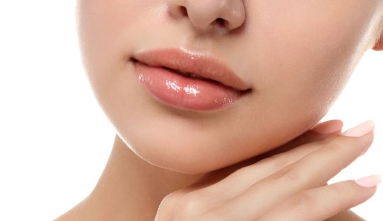 Huulten muotoilu Revolax deep -täyteaineella | jopa -28 % | Espoo, Matinkylä - Huulten muotoilu täyteaineella