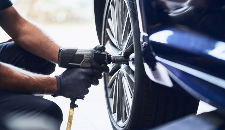 Renkaiden vaihto ja kausisäilytys valinnaisella puhdistuksella | jopa -45 % | Helsinki, Tattarisuo