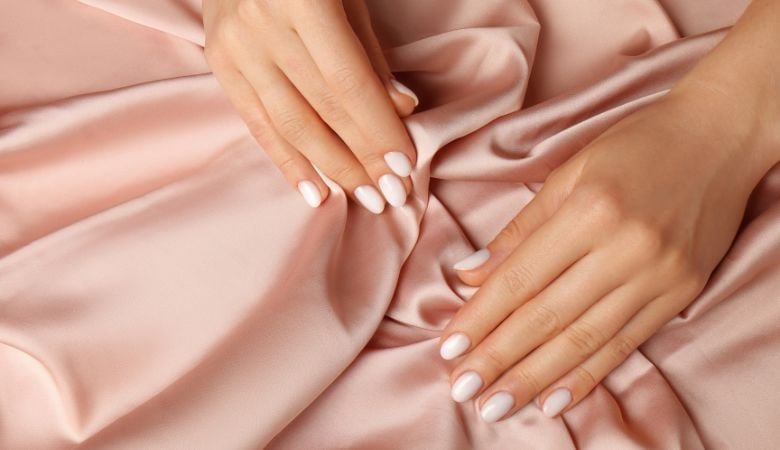 Geelilakkaus ja käsien kylmäparafiinihoito | -59 % | Turku - Geelilakkaus ja käsien kylmäparafiinihoito