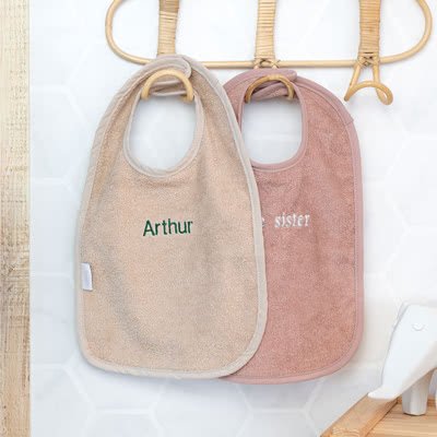 smartphoto Ruokalappu valkoisella painatuksella