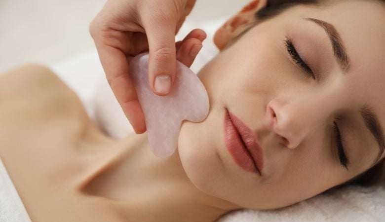 Kasvojen gua sha-hoito ja kaulan lymfahieronta | jopa -45 % | Helsinki, Etu-Töölö - Kasvojen gua sha-hoito ja kaulan lymfahieronta min