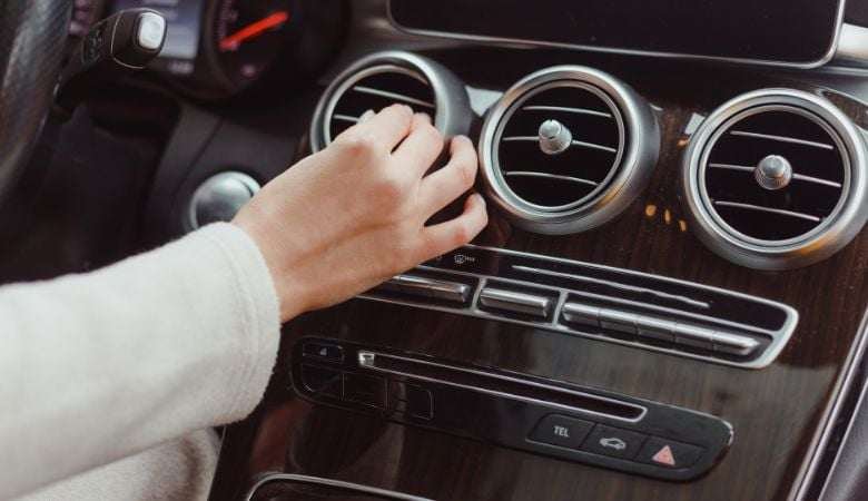 Henkilö- tai pakettiauton ilmastointihuolto | jopa -43 % | Helsinki, Tattarisuo - Henkilö- tai pakettiauton ilmastointihuolto (sis. 100 g kylmäainetta)