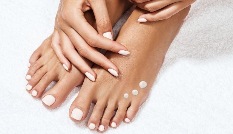 Jalkahoito tai manikyyri + valinnainen geelilakkaus | jopa -50% | Helsinki, Kalasatama Manikyyri