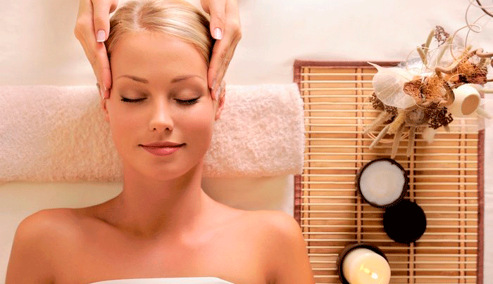 Hemmottelupaketti, sis. kasvohoidon, kuumakivi- ja päähieronnan | -70 % | Helsinki, Kamppi - Hemmottelupaketti