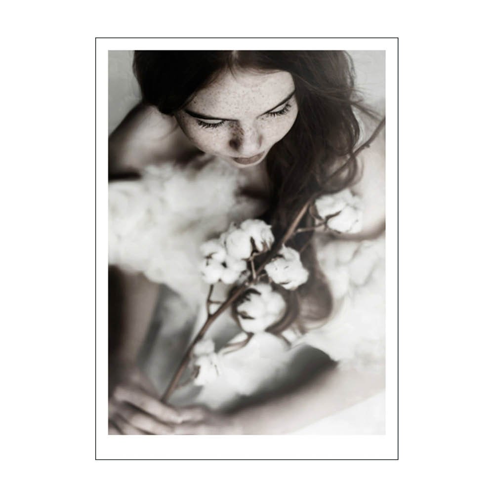 Poster & Frame  Ingrey Studio Juliste 50x70 cm Girl with cottonflower