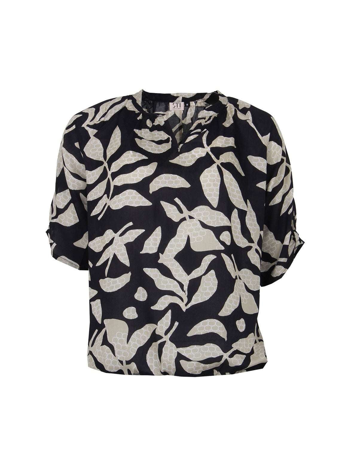 S.T.I pusero Kade Blouse, musta kuosi