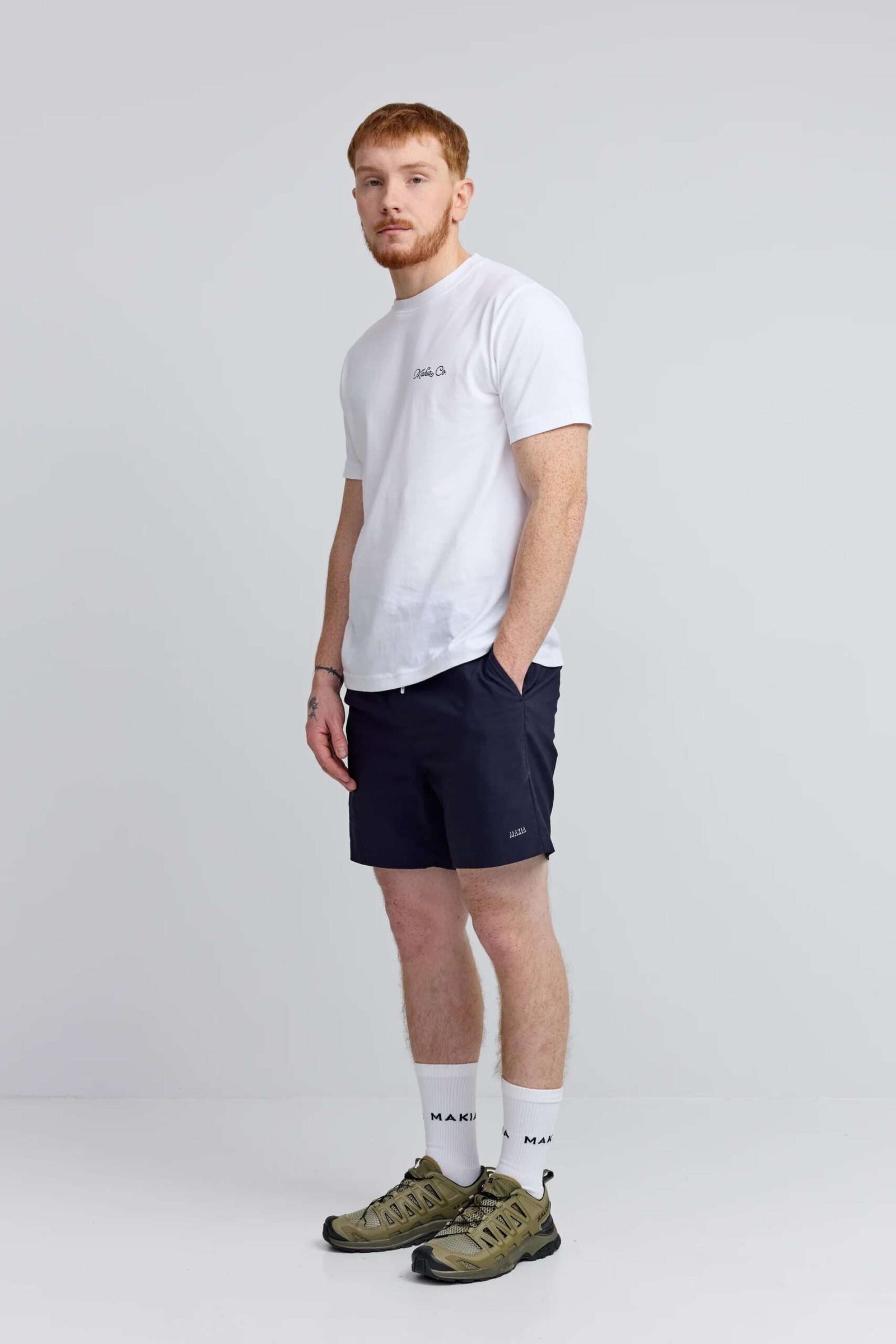Makia miesten shortsit Shadow Hybrid Shorts, tummansininen