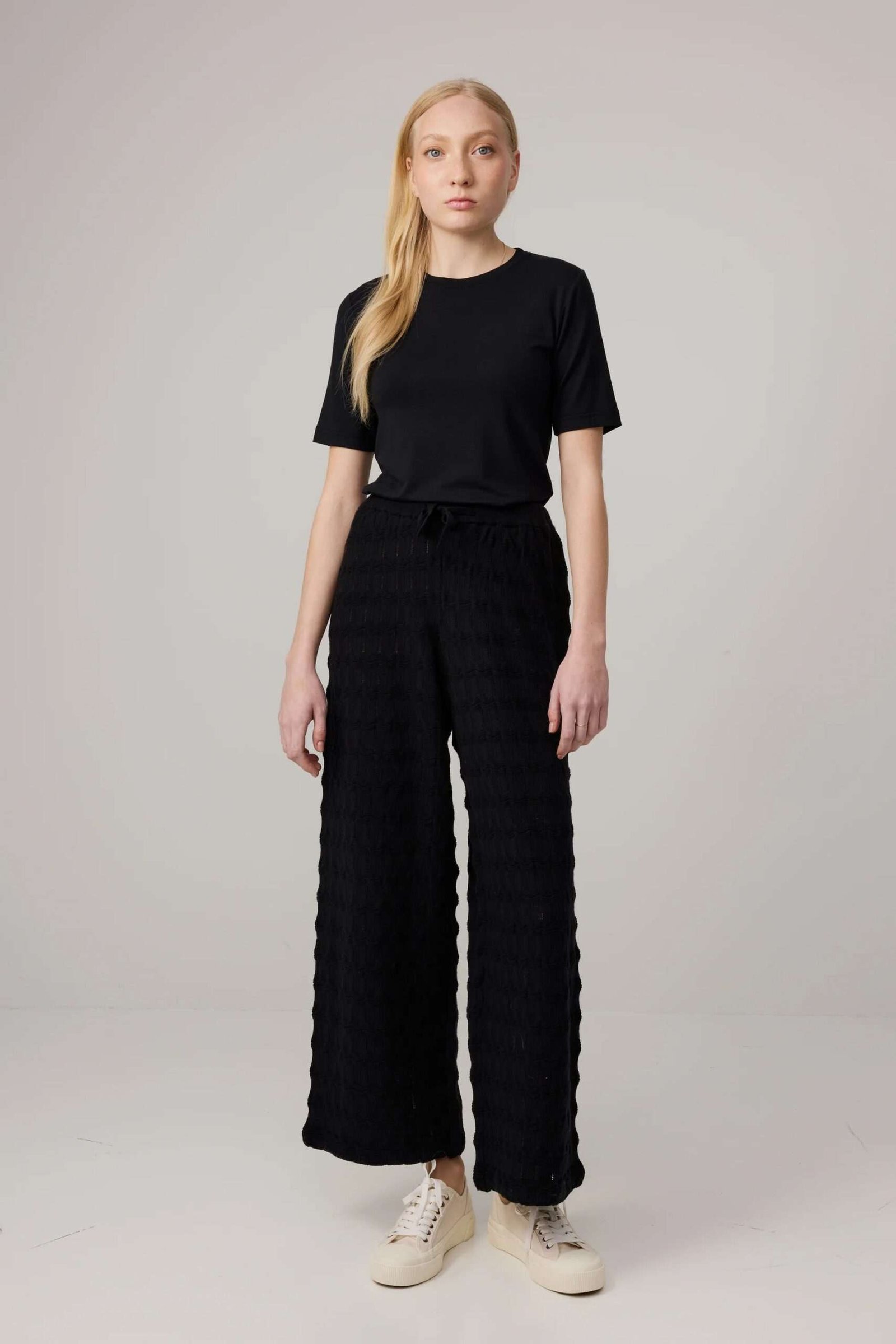Makia naisten housut Marie Knitted Pants, musta