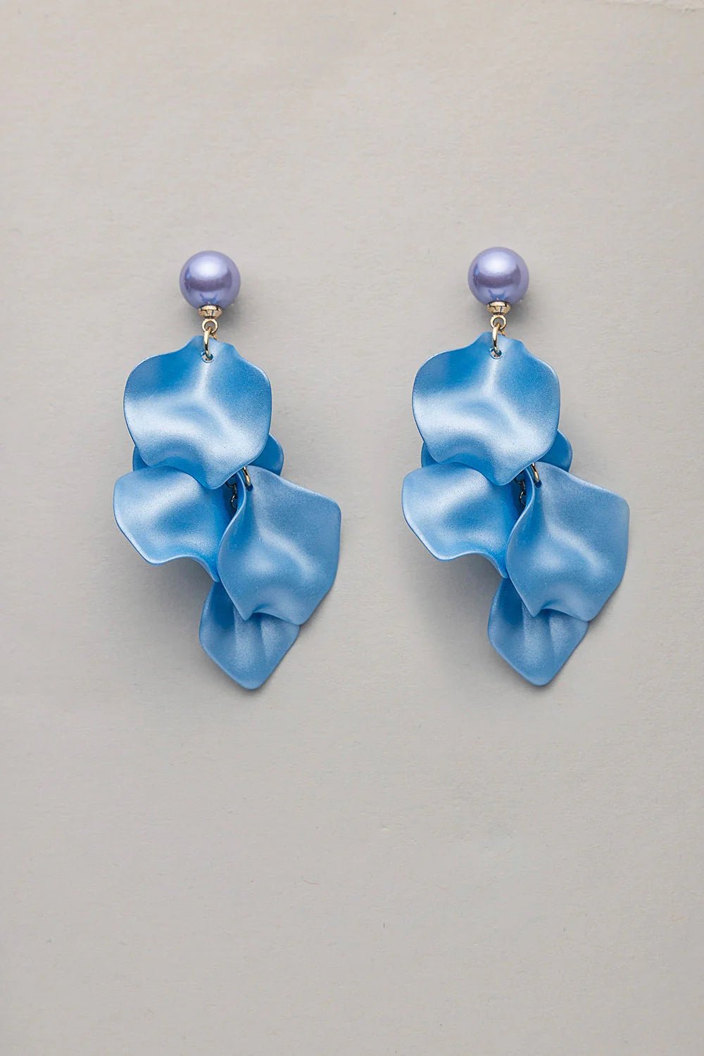 Bow 19 korvakorut, LEAF EARRING Vaaleansininen