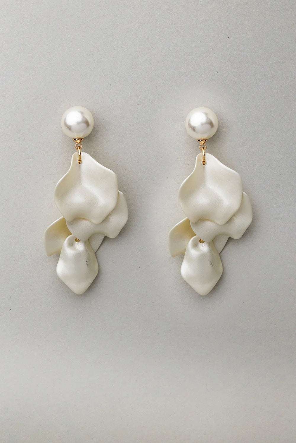 Bow 19 korvakorut, LEAF EARRING Valkoinen