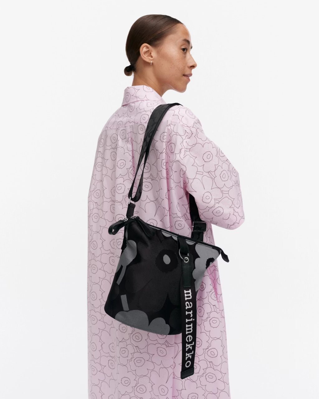 Marimekko olkalaukku, CARRY ALL UNIKKO Musta Kuosi