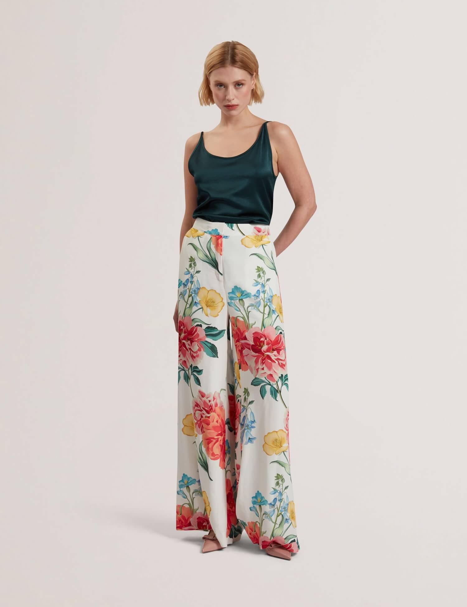 Ted Baker naisten housut, NYMPHAT Printed Trouser Valkopohjainen Kuosi