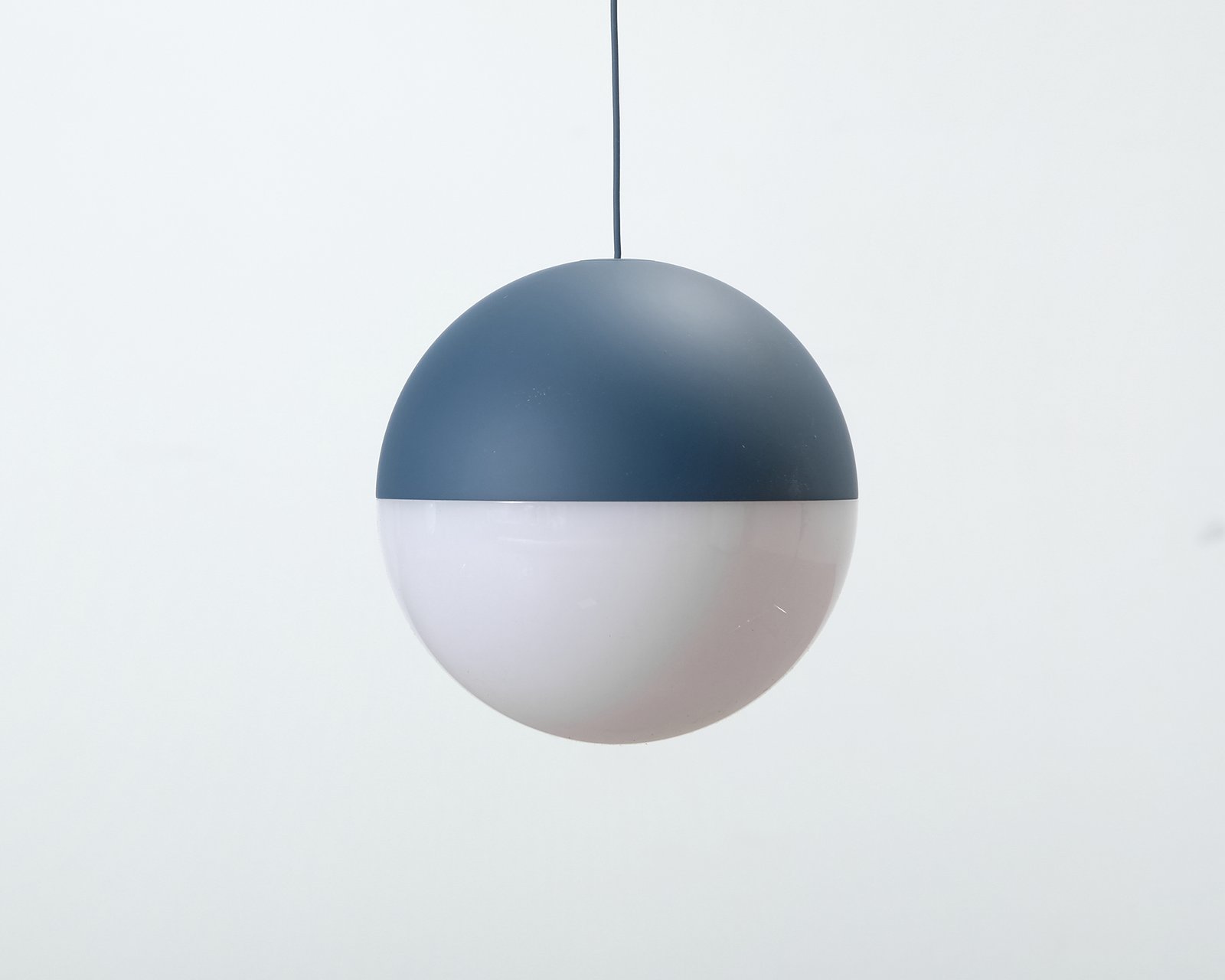 Flos String Light Sphere riippuvalaisin sininen