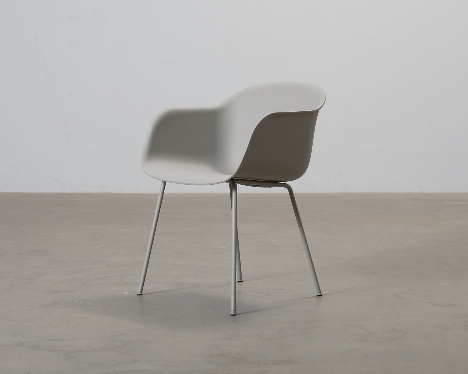 Muuto Fiber tuoli harmaa