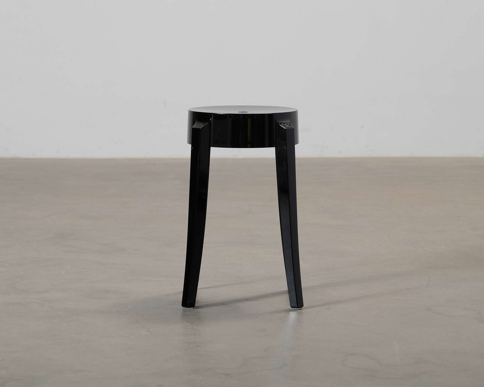 Kartell Charles Ghost jakkara musta