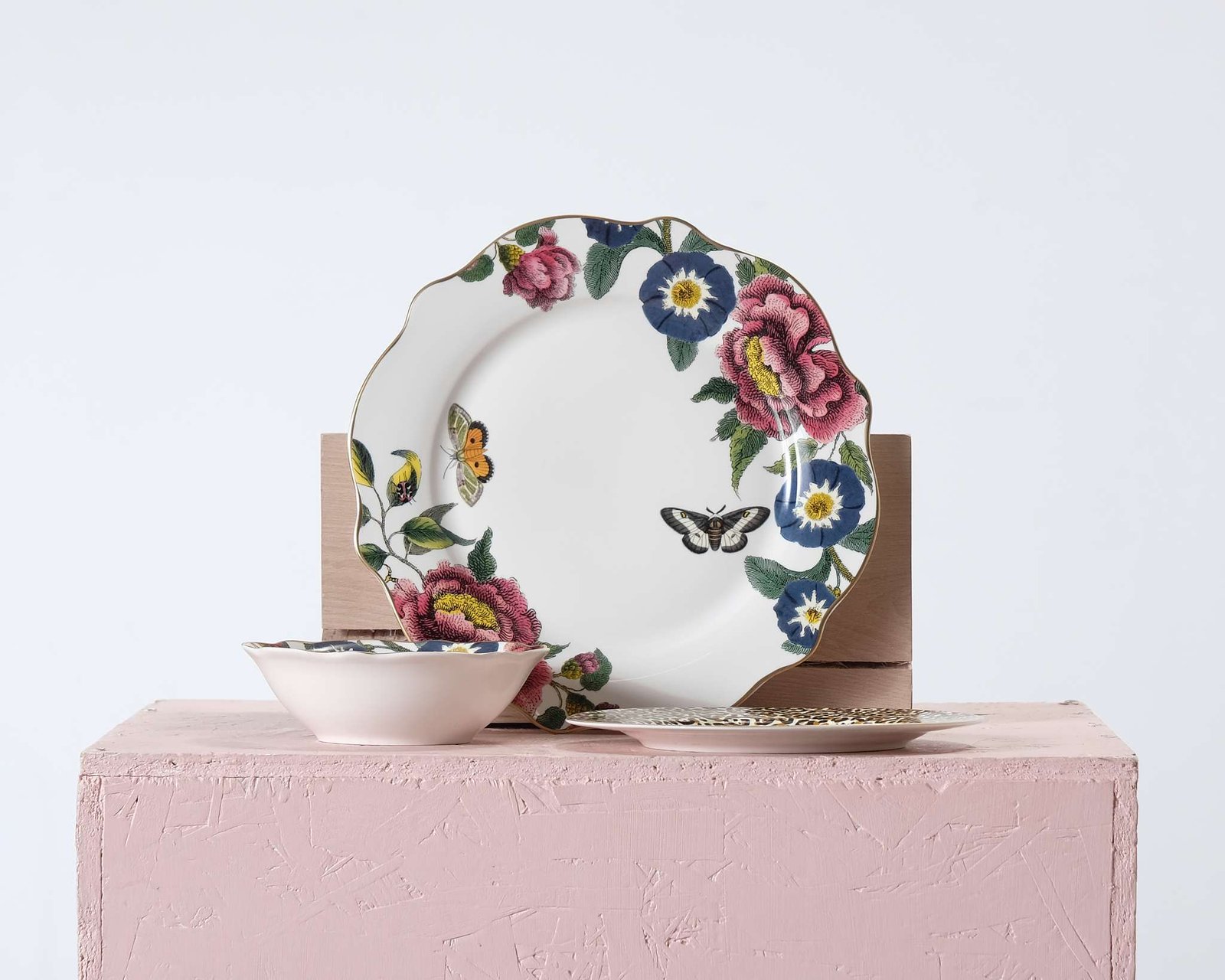 Spode Creatures Of Curiosity lautassetti, 12 osaa
