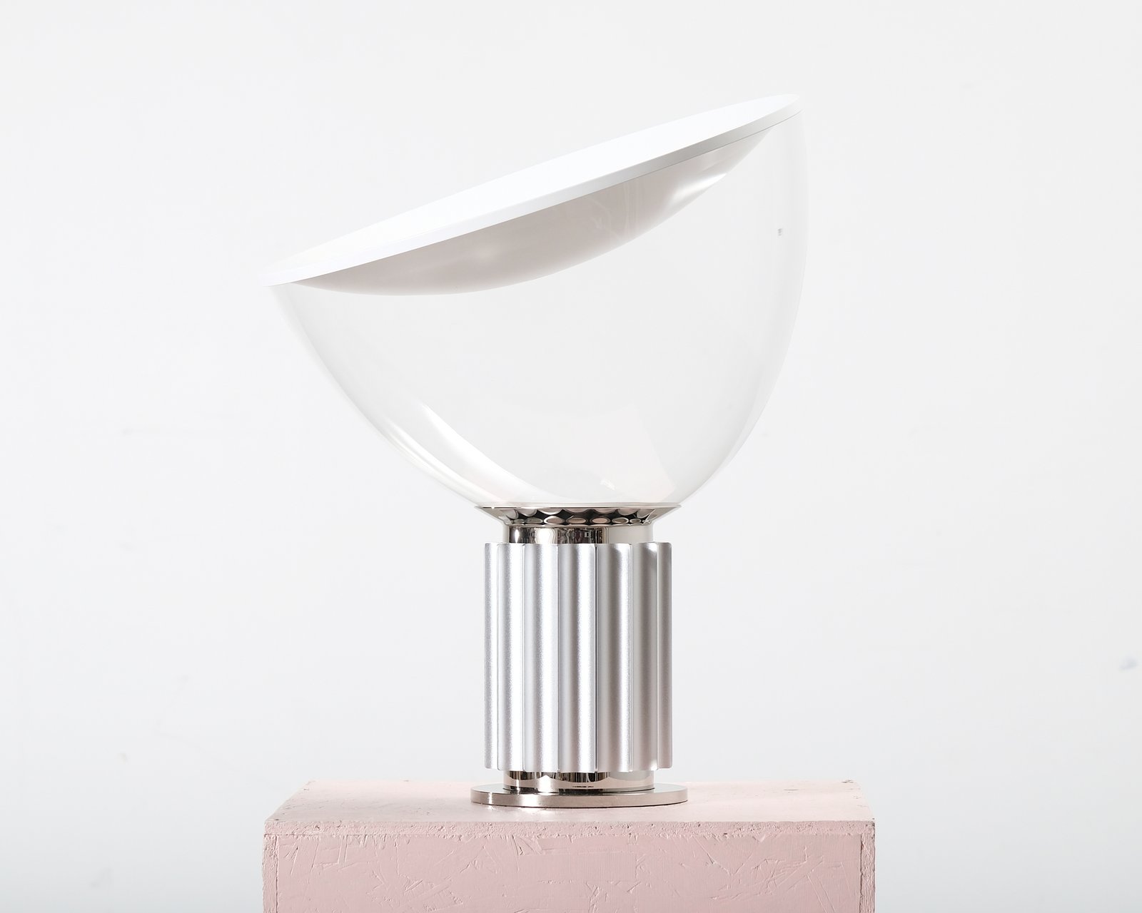 Flos Taccia pöytävalaisin hopea