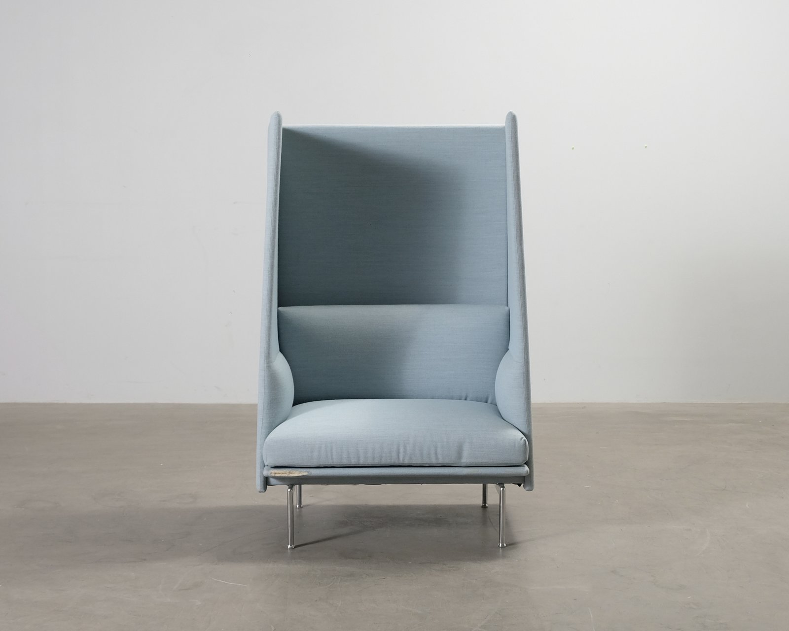 Muuto Outline Highback nojatuoli vaaleansininen