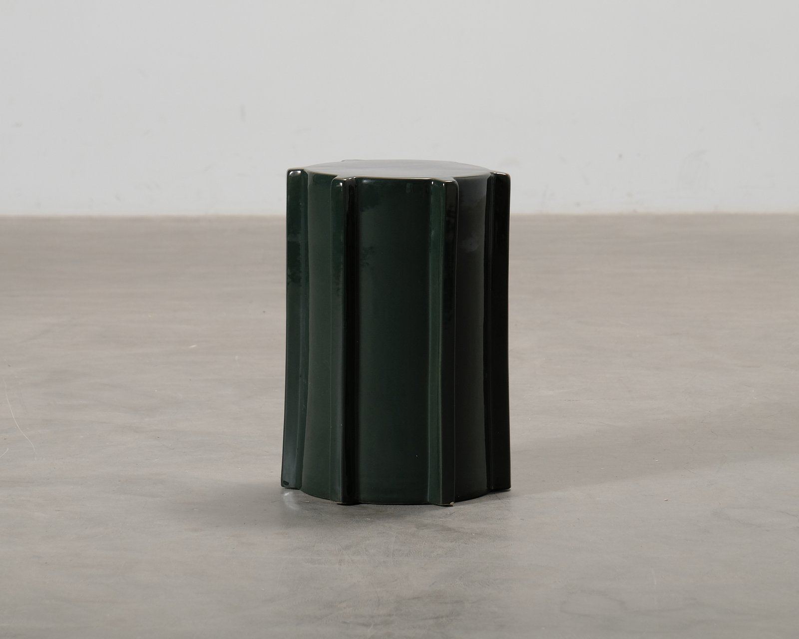 Serax Pawn sivupöytä tummanvihreä