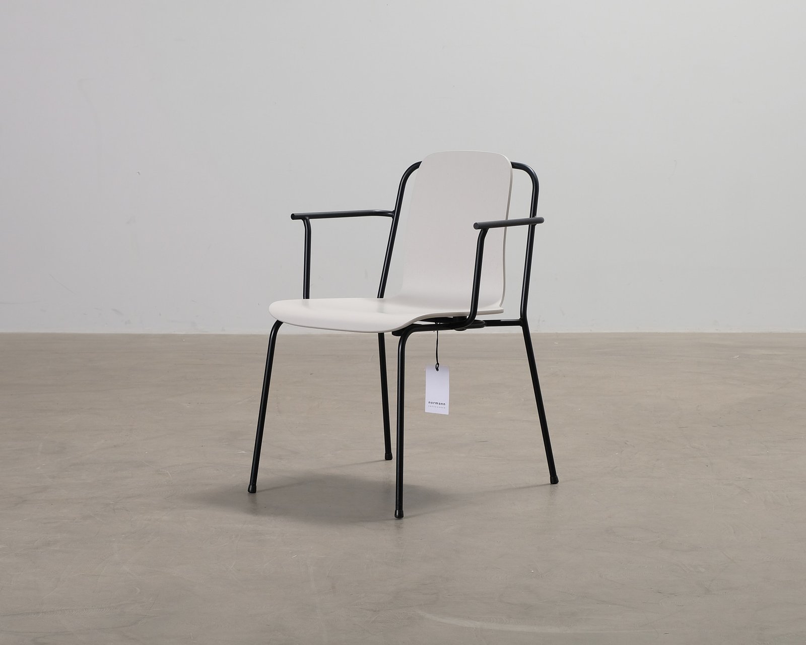 Normann Copenhagen Studio tuoli valkoinen