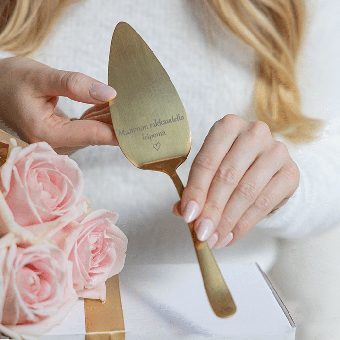 Kakkulapio kaiverruksella, äitienpäivälahja Ruusukulta