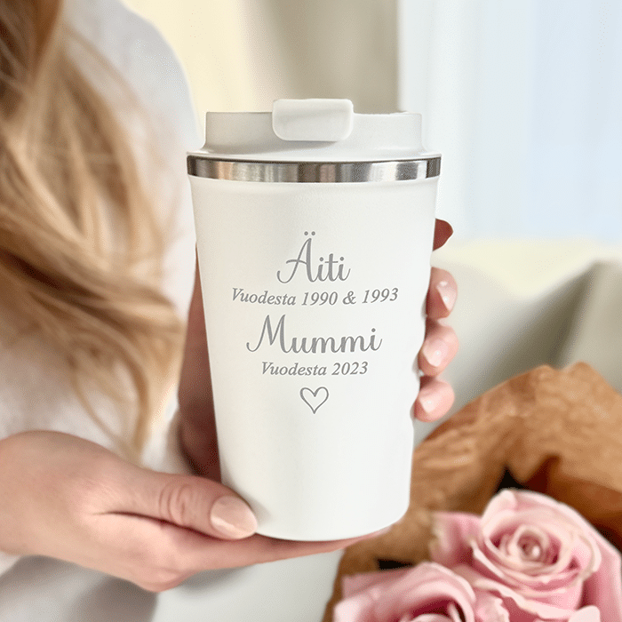 Termosmuki kaiverruksella, äiti Musta