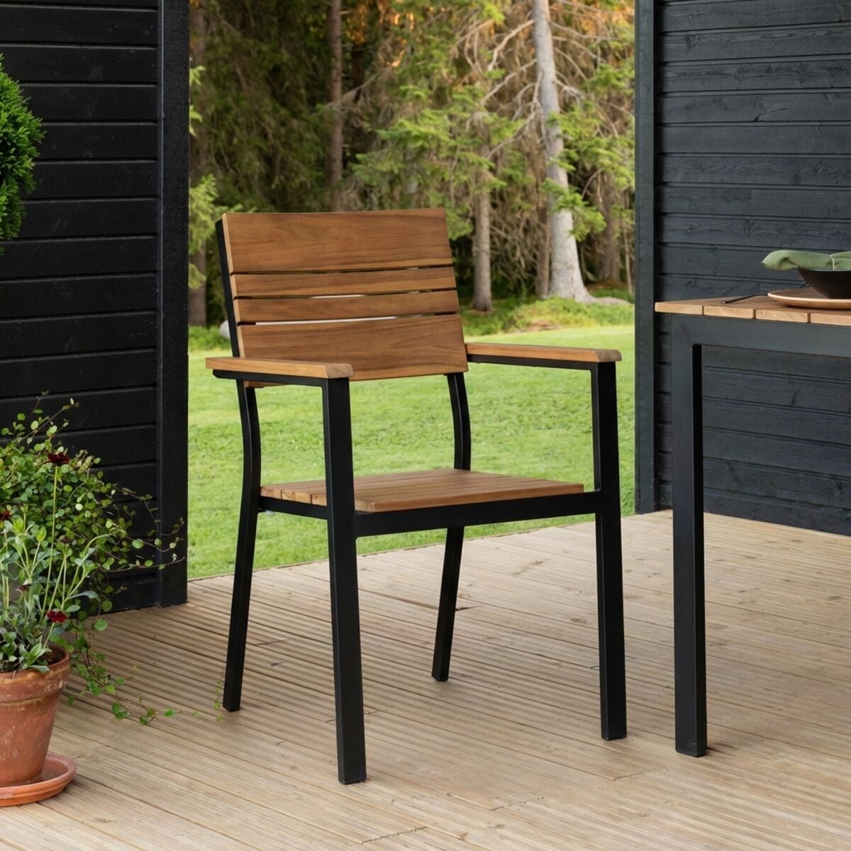 Brafab Patio aintwood tuoli musta/tiikki