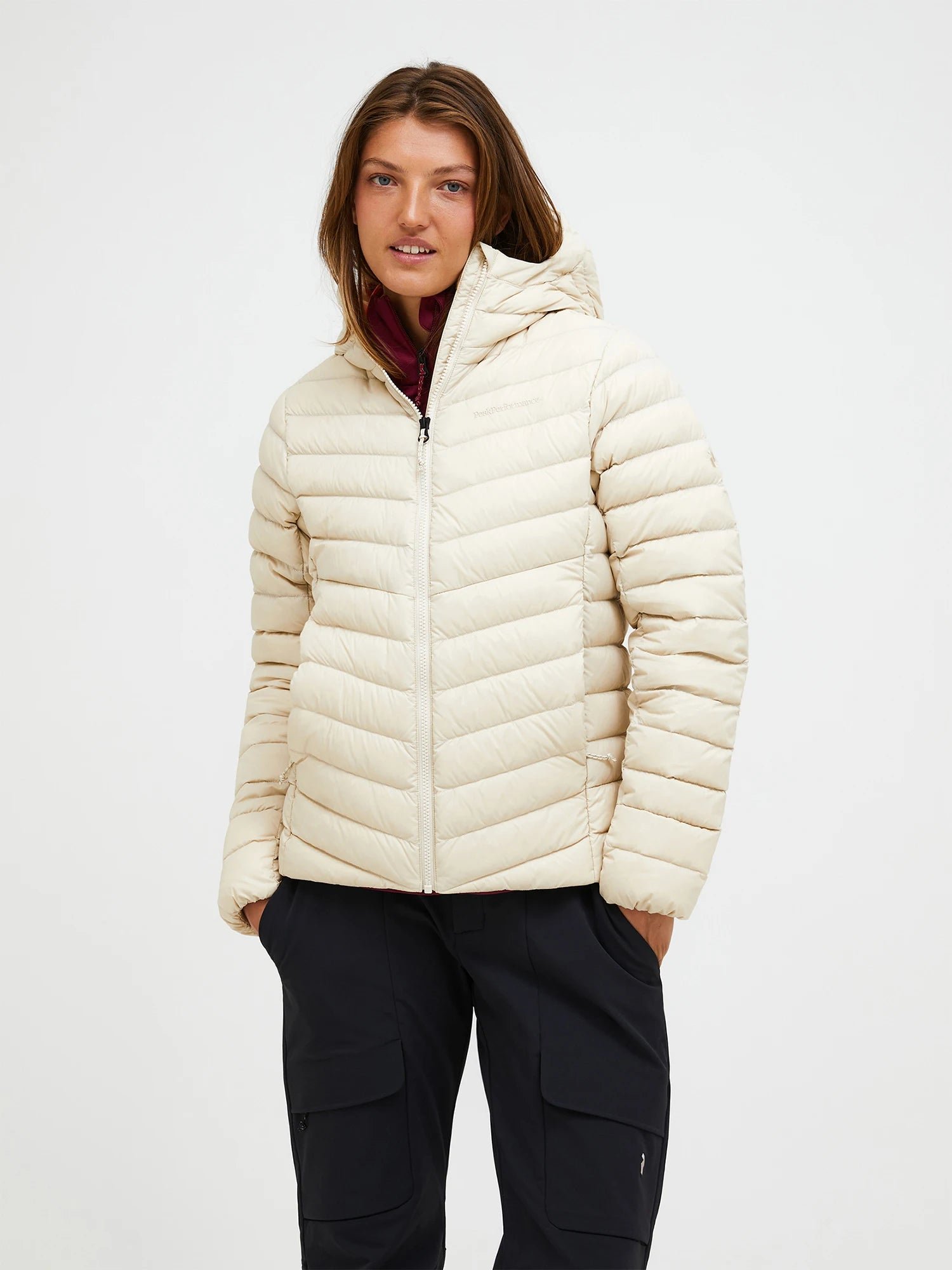Peak Performance naisten kevytuntuvatakki, W FROST HOOD JACKET Hiekka