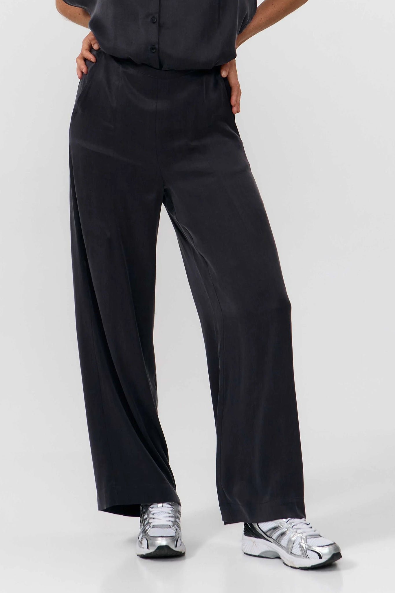 Luna Pants Dark Grey