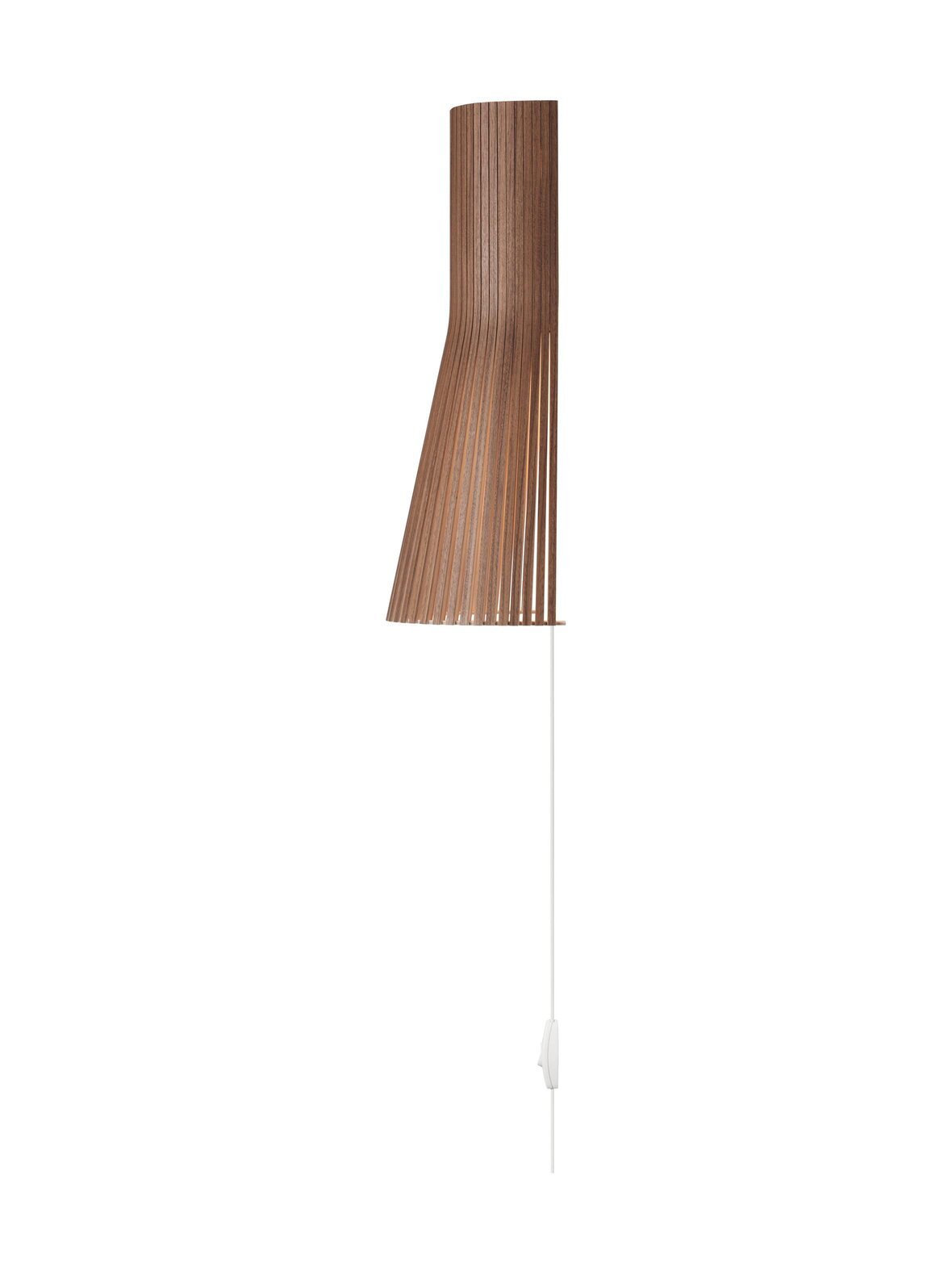 Secto small walnut -seinävalaisin johdolla
