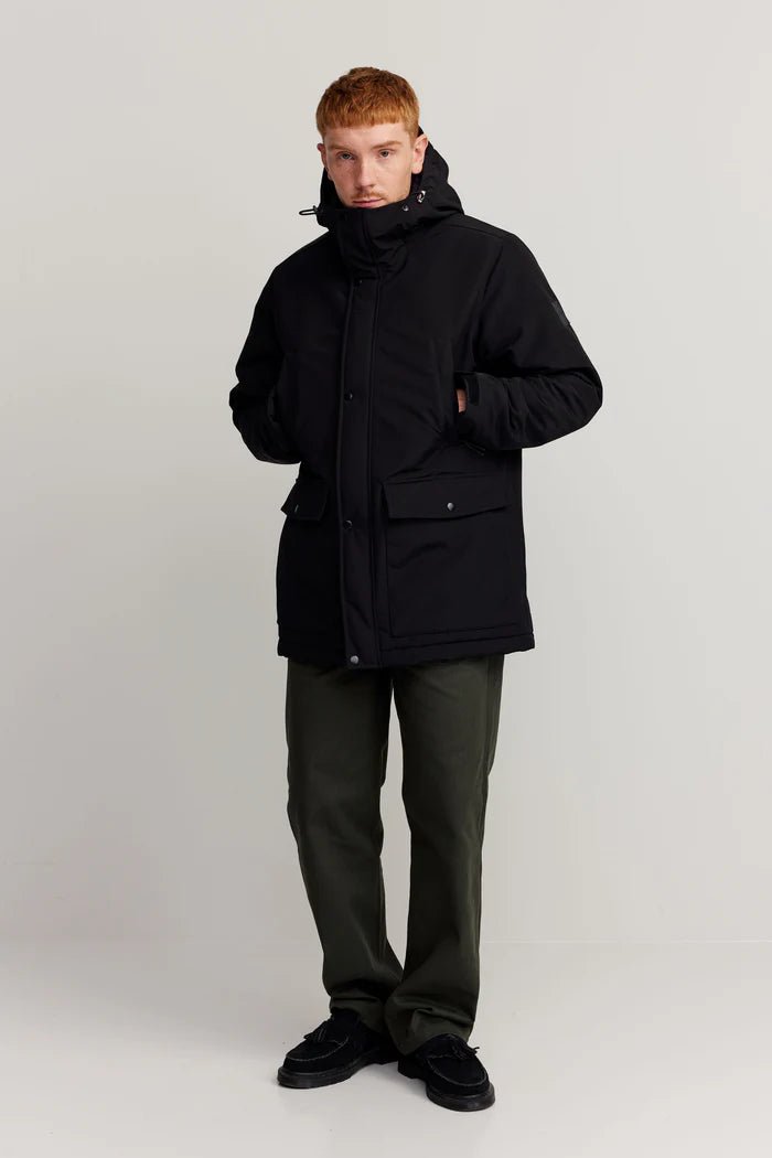 Makia miesten toppatakki, RESILIENT JACKET Musta