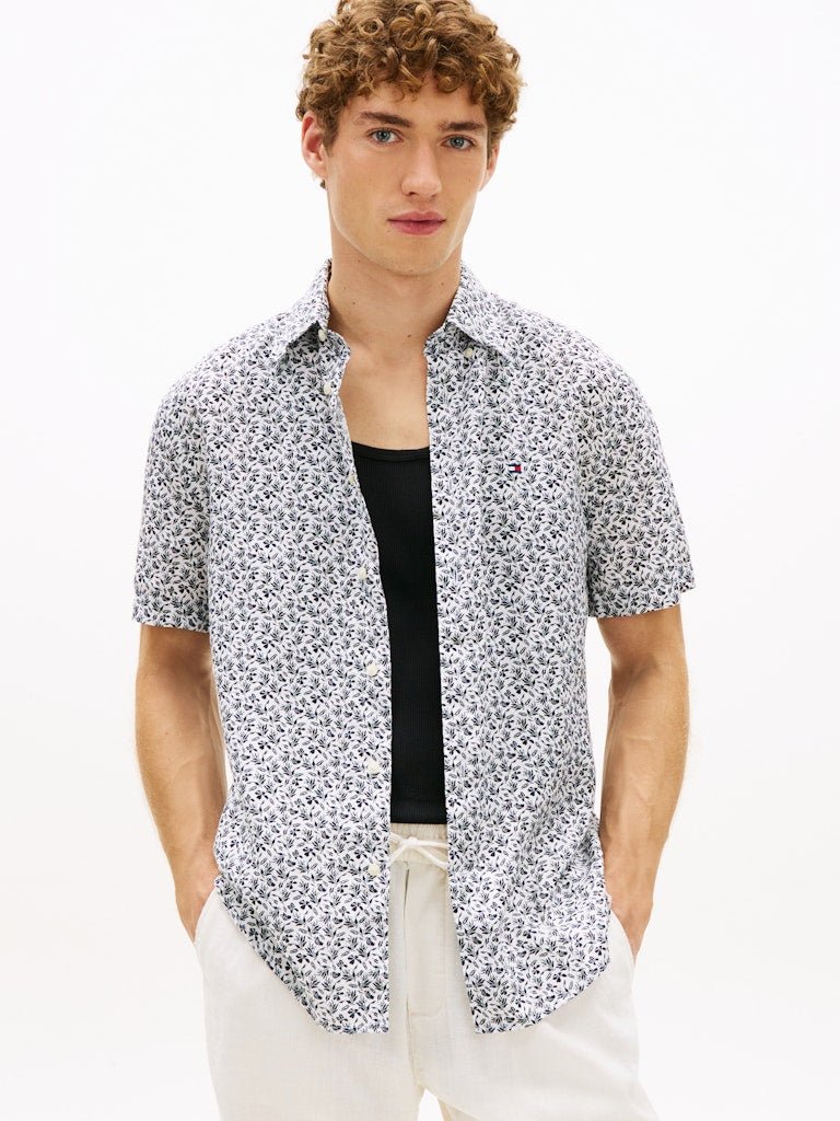 Tommy Hilfiger miesten kauluspaita Linen Tropical PRT SS RF Shirt, valkopohjainen kuosi