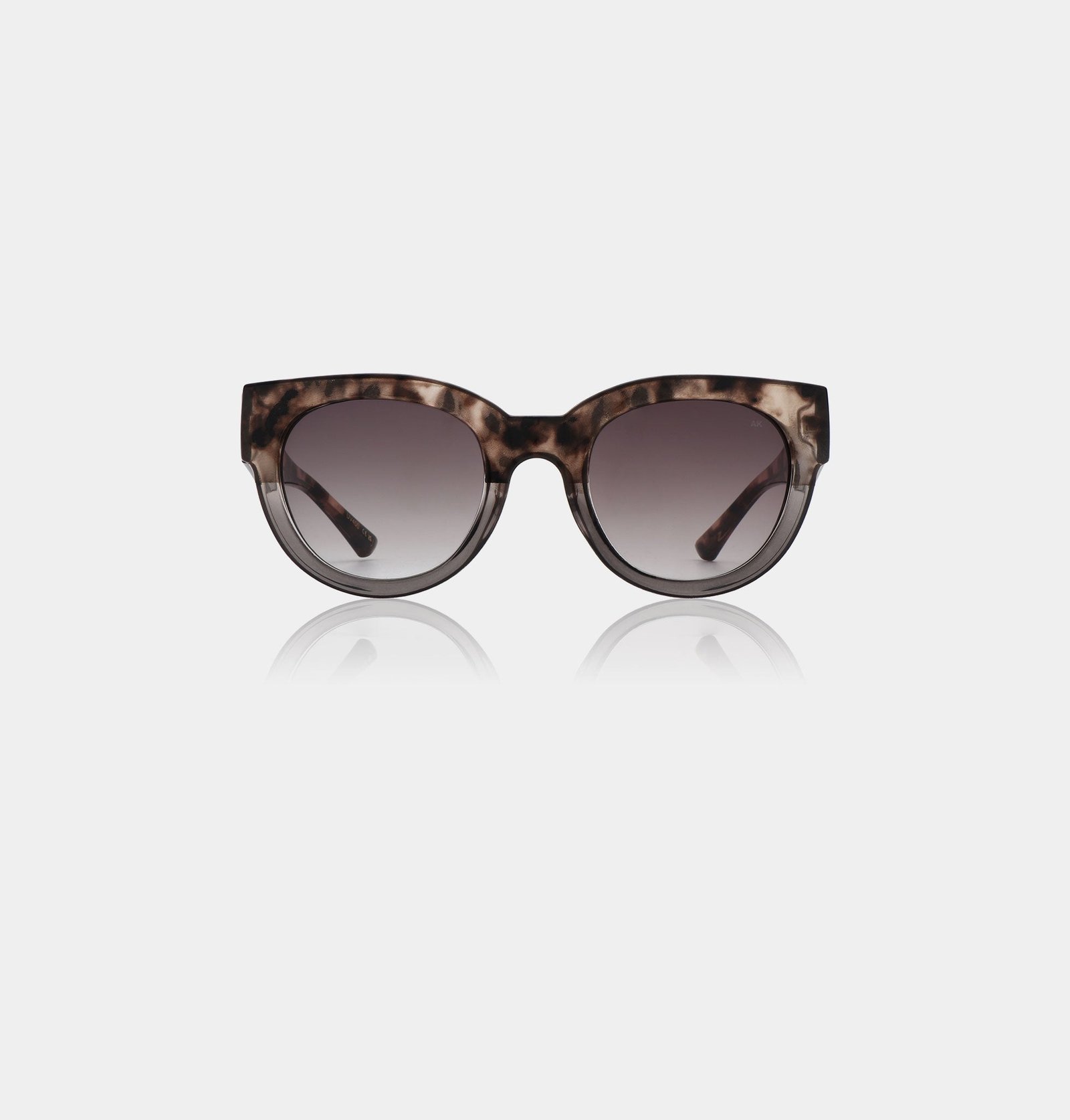 A.Kjaerbede Unisex aurinkolasit Lilly, musta kuosi