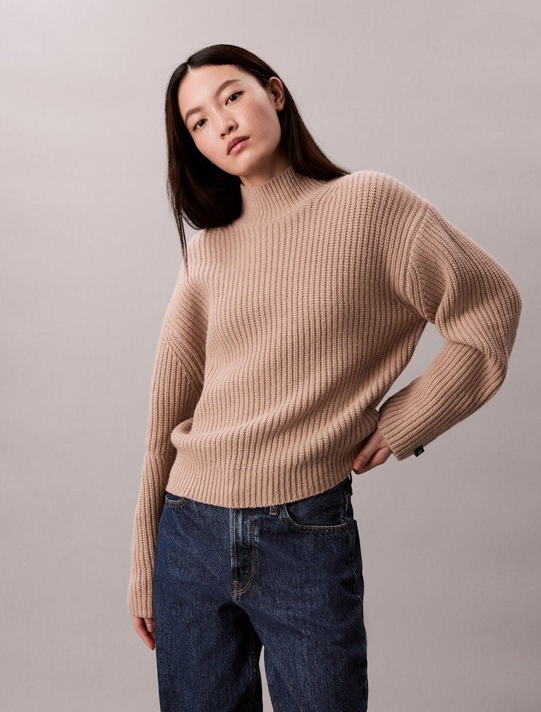 Calvin Klein Jeans naisten neulepusero, CHUNKY WOOL BLEND T NECK SWEATER Luonnonvalkoinen