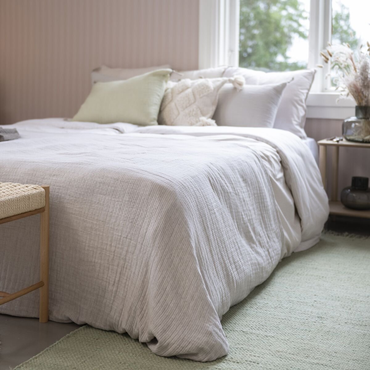 Fanni K Usva päiväpeite 260x260 cm beige