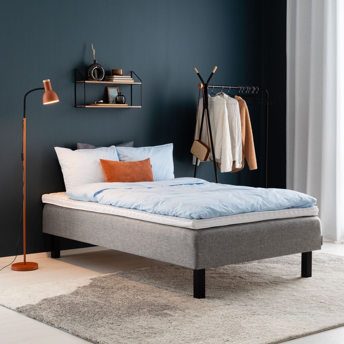 Unia Basic runkopatjasänky 140x200 cm relax pp, mustat jalat, harmaa Ibiza