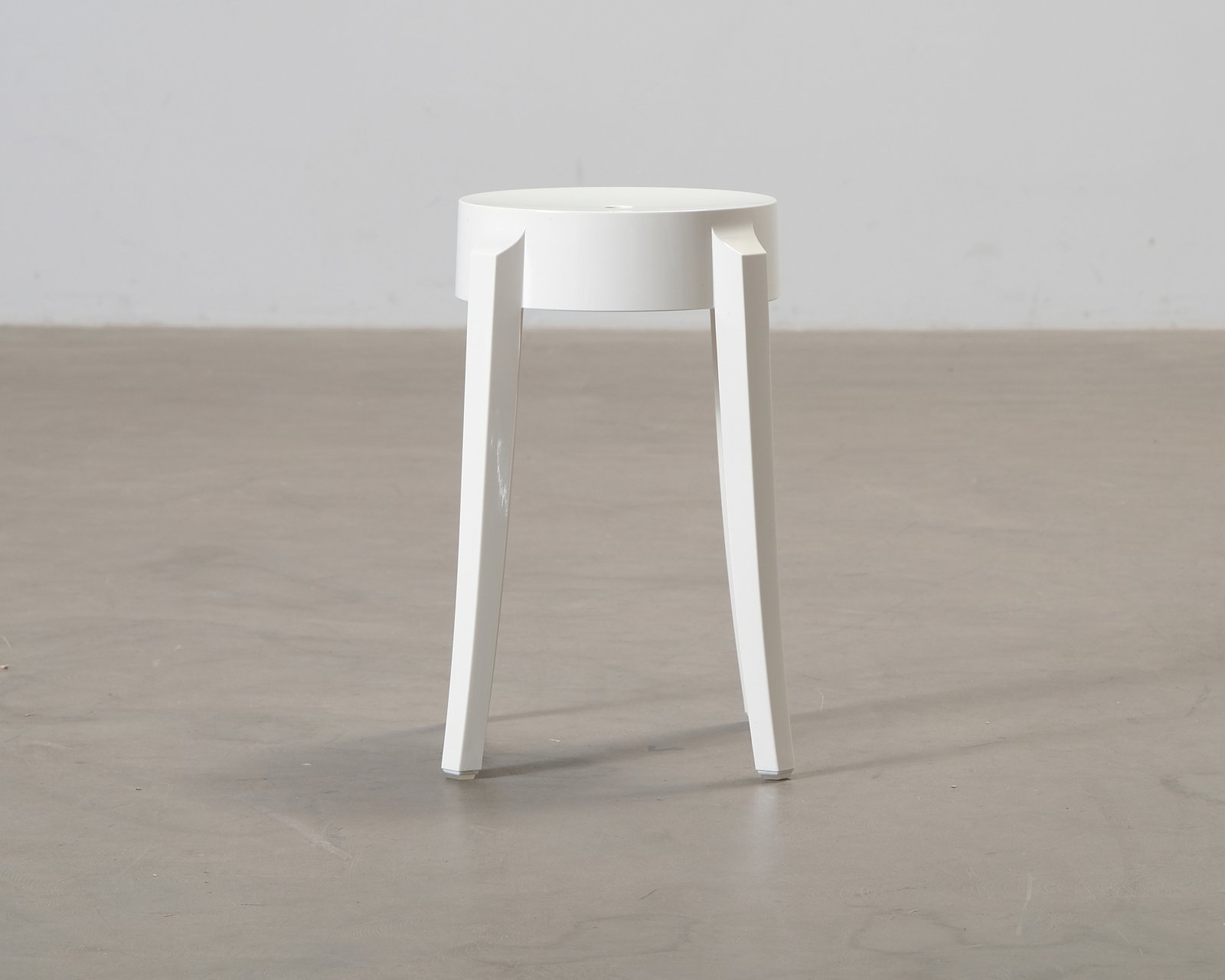 Kartell Charles Ghost jakkara valkoinen