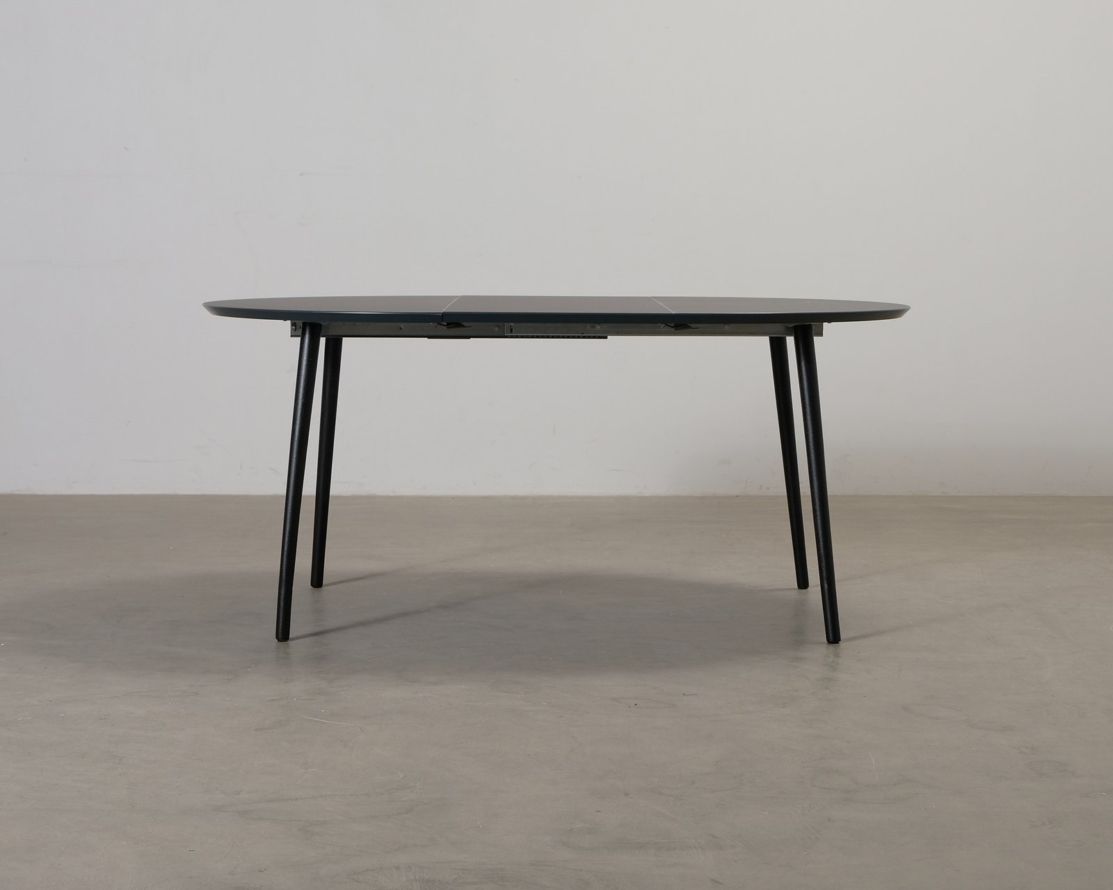 Sofacompany Amelia jatkettava ruokapöytä 120-170 cm musta
