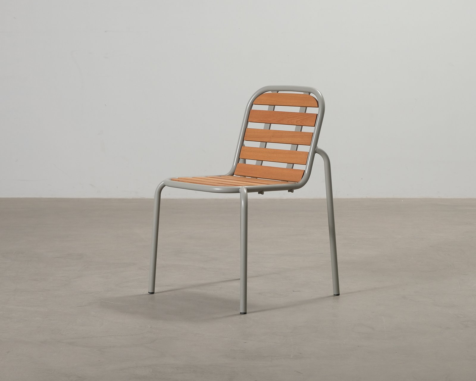 Normann Copenhagen Vig Robinia tuoli vaaleanharmaa