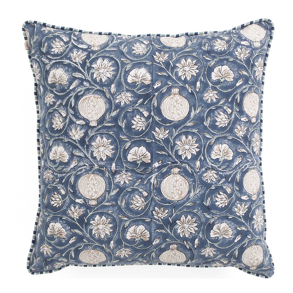 Chamois - Tangier Pomegranate Tyynynpäällinen 50x50 cm Blue