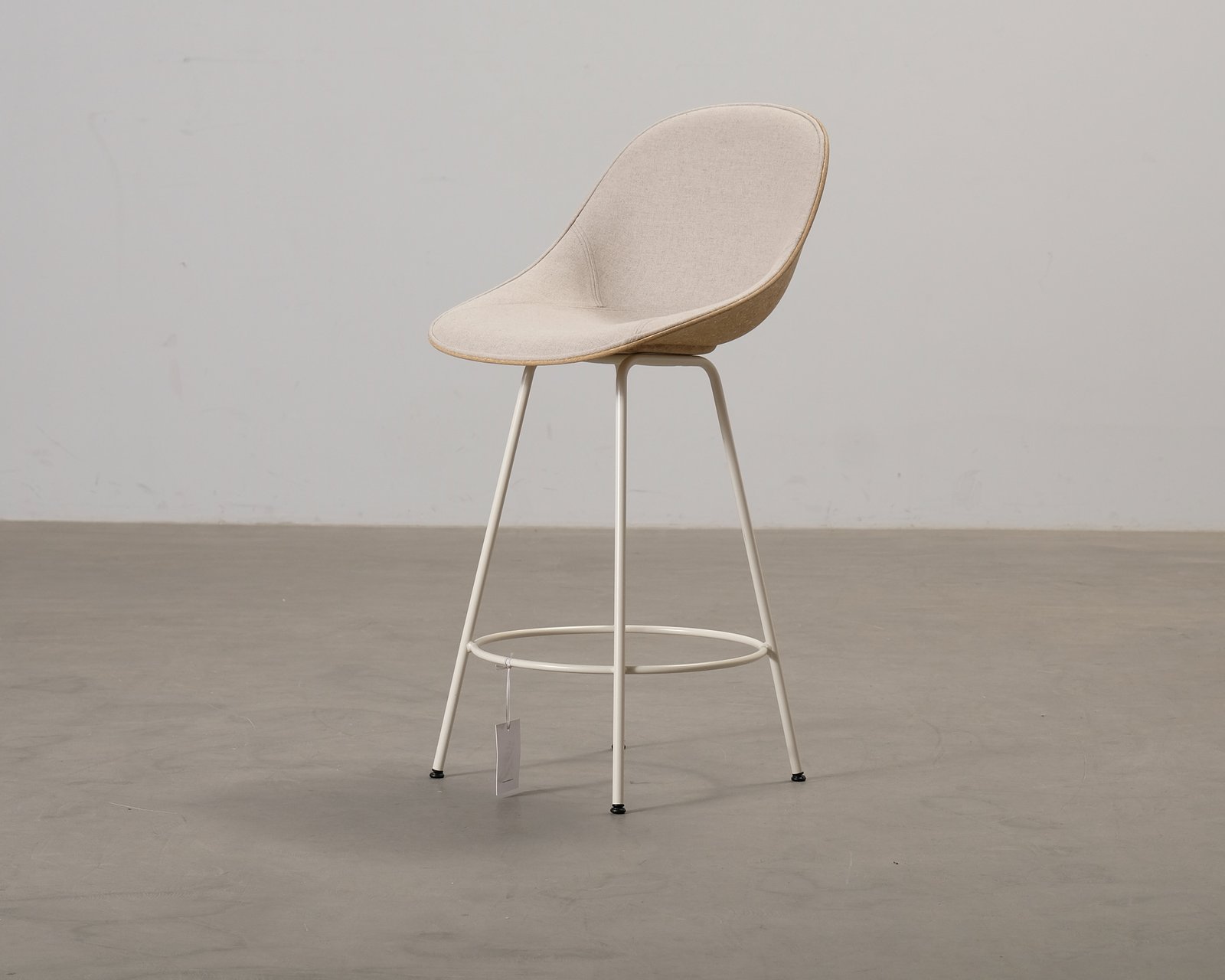 Normann Copenhagen Mat 65 cm baarituoli käsinojilla