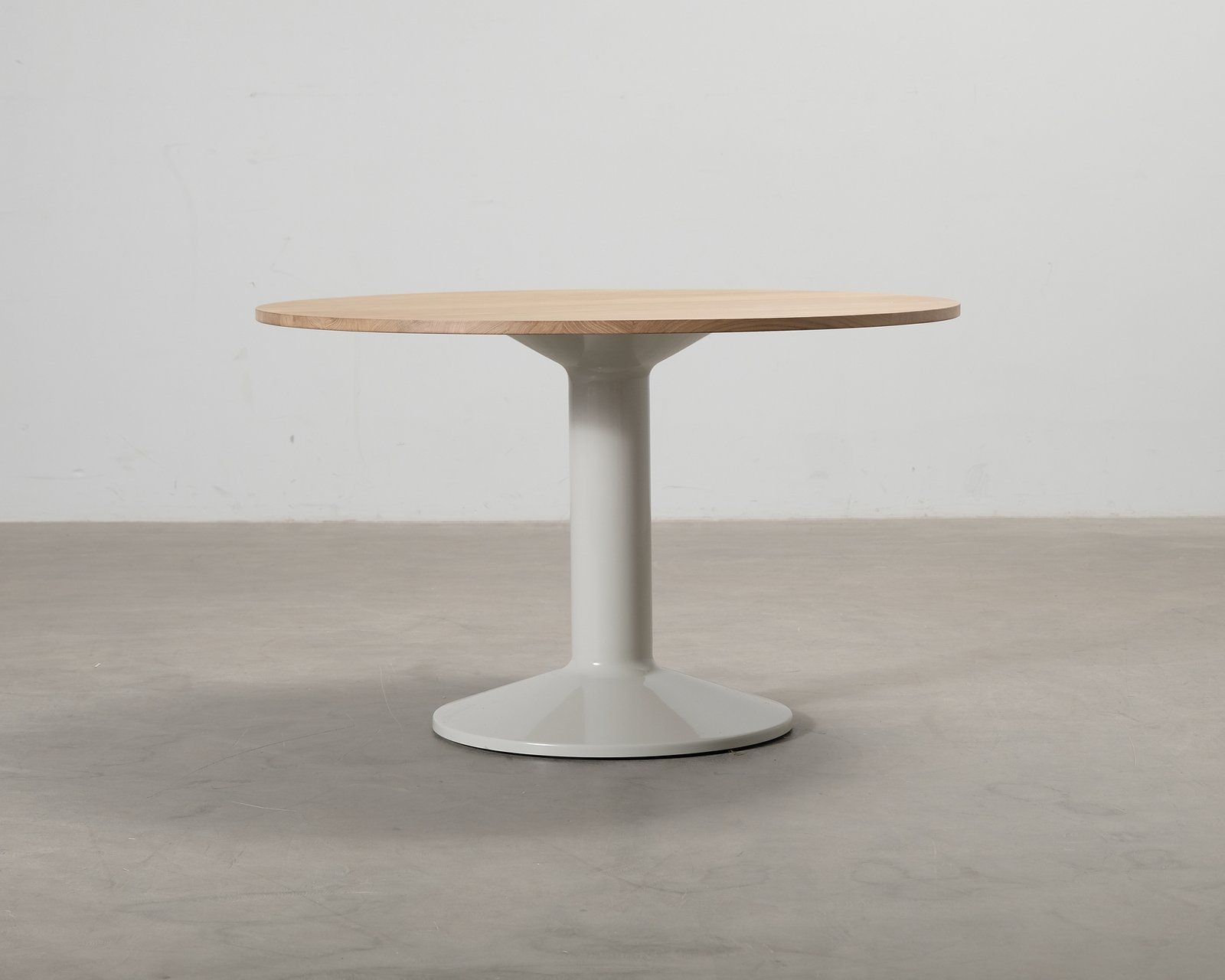 Muuto Midst ruokapöytä ø 120 cm öljytty tammi / harmaa