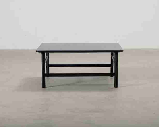 Normann Copenhagen Grow sohvapöytä musta